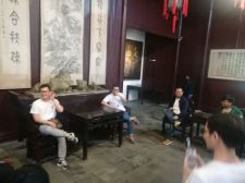 長老們，開會啦！