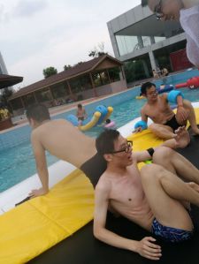 水上樂園也被偷拍了~