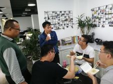 你們說你們的，我吃的我，不耽誤不耽誤