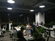 深夜加班黨，程序大大們辛苦了！