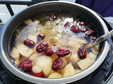 養(yǎng)顏紅棗雪梨湯  登場(chǎng)！