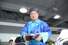 皇上，請用餐了~~~