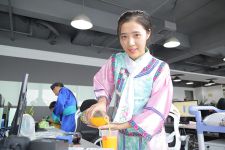 皇上，請用果汁了~~~